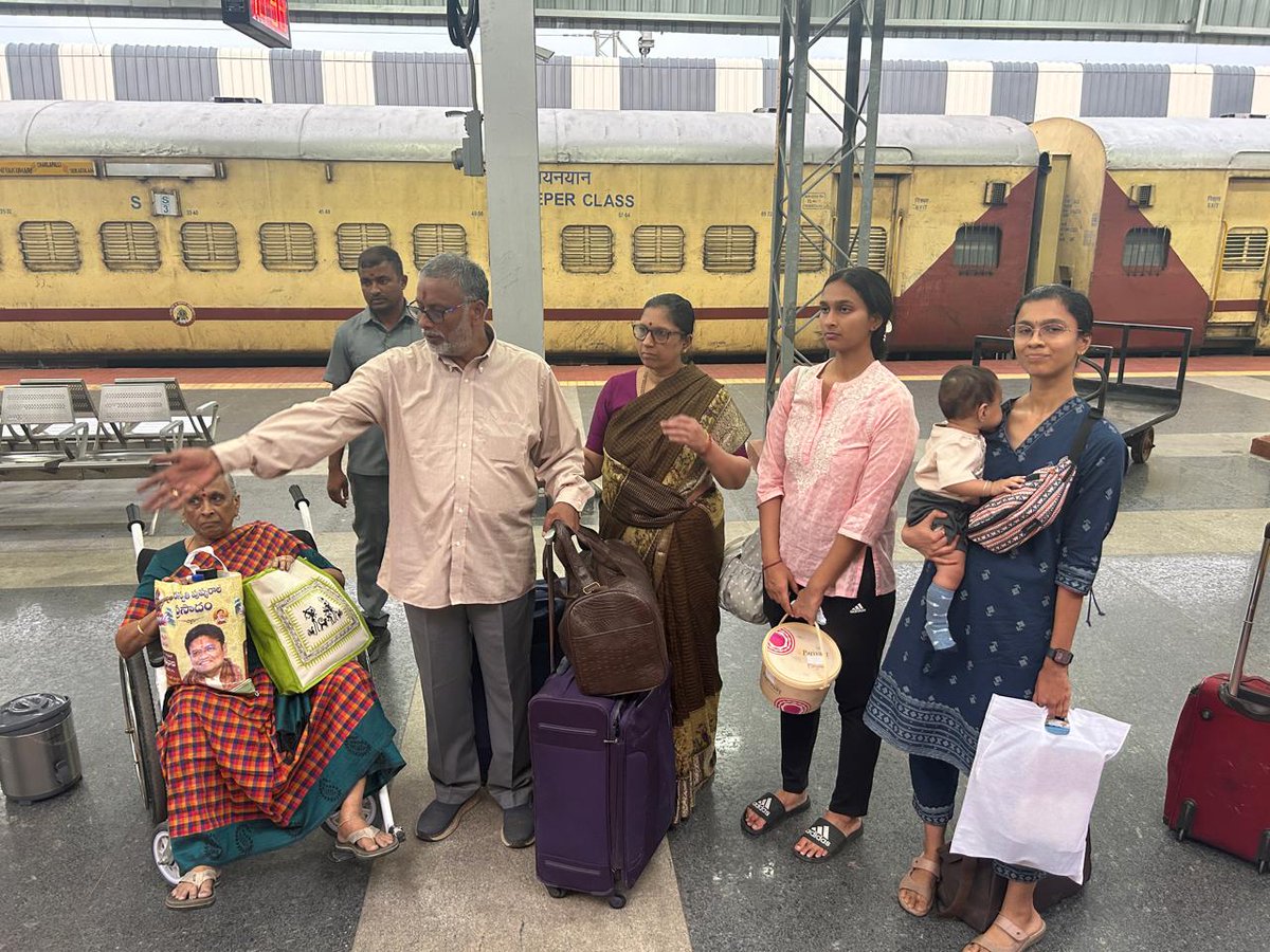 NvssprabhakarM's tweet image. Going to #Tirumala by special Train from my Dream project #Chelapally #Terminal .jai ho @narendramodi @AshwiniVaishnaw  @BJP4Telangana @kishanreddybjp @Eatala_Rajender @drlaxmanbjp