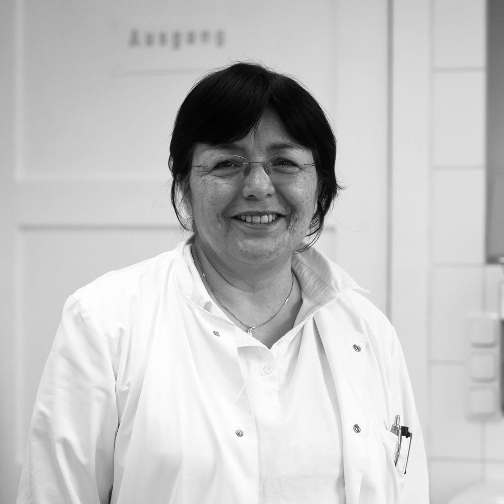 Der Regierende Bürgermeister <a href="/kaiwegner/">Kai Wegner</a> zum Tod der Medizinerin Jenny De la Torre: „Berlin trauert um Jenny De la Torre, die sich als Medizinerin mit großem Einsatz für Menschen in Not eingesetzt hat. Weit über die Grenzen Berlins bekannt wurde sie als Ärztin für Obdachlose.“