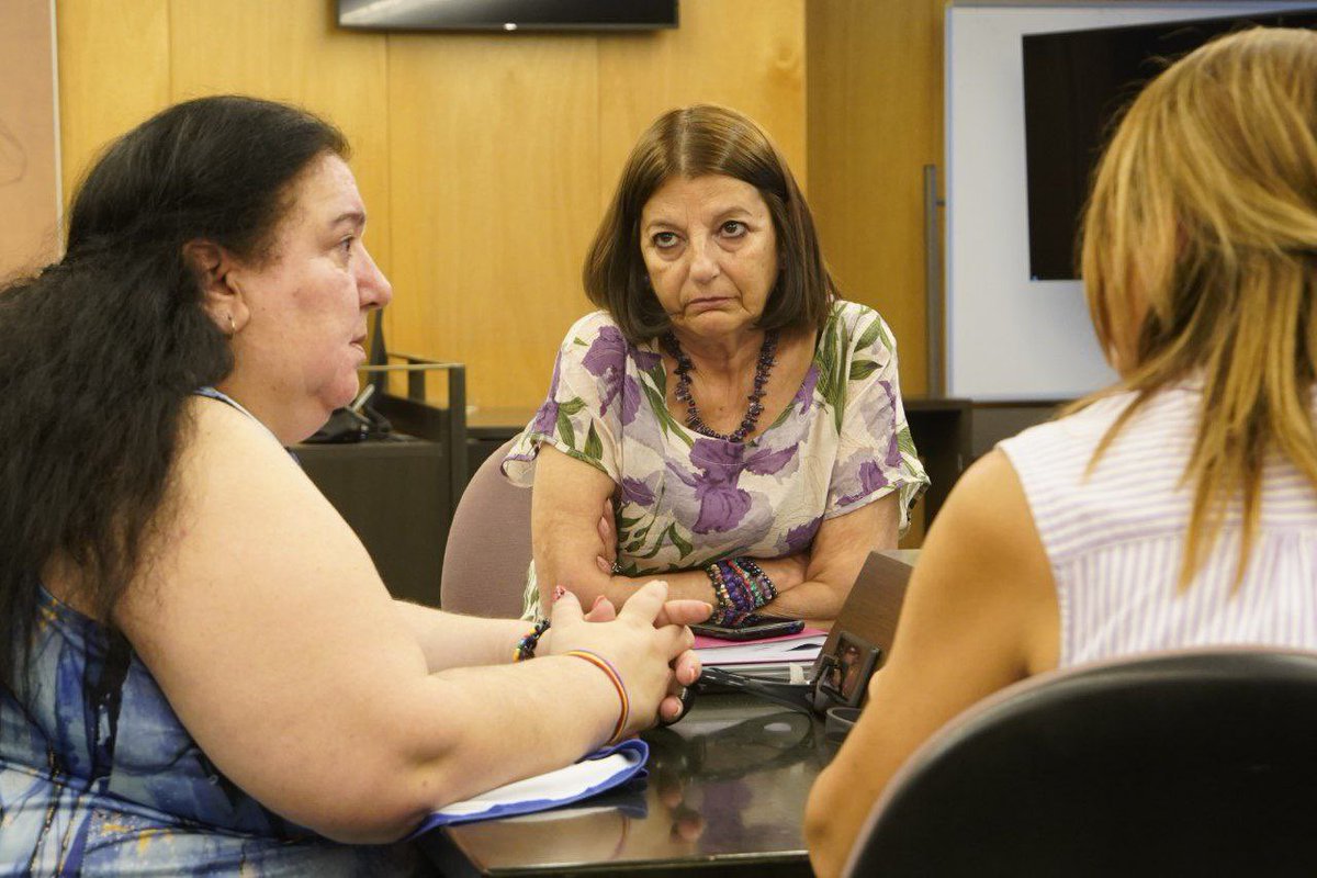 Hoy nos hemos reunido con mujeres víctimas del Patronato de Protección a la Mujer. Su testimonio nos estremece y nos compromete. Verdad, justicia y reparación: una deuda democrática que sigue pendiente. #NiOlvidoNiPerdón
