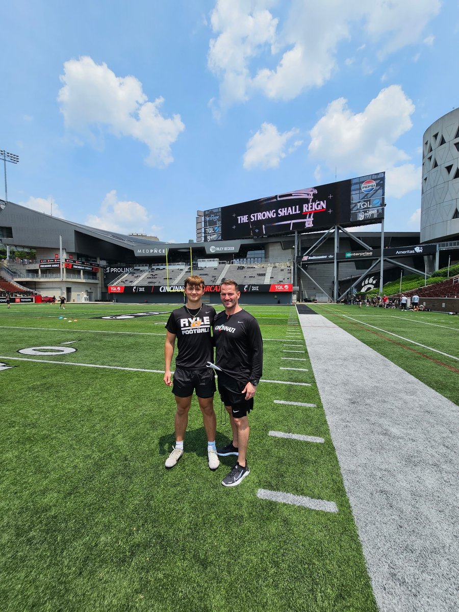 Gavin Moses (@gavin_moses16) on Twitter photo Had a great time at UCs camp last week! Huge thanks to <a href="/Coach_Conner/">Tim Conner</a> and <a href="/CoachPaschall/">Luke Paschall</a> for having me!
<a href="/CoachGantz/">Andrew Gantz</a>
<a href="/Ryle_Football/">Ryle Football</a> Had a great time at UCs camp last week! Huge thanks to <a href="/Coach_Conner/">Tim Conner</a> and <a href="/CoachPaschall/">Luke Paschall</a> for having me!
<a href="/CoachGantz/">Andrew Gantz</a>
<a href="/Ryle_Football/">Ryle Football</a>