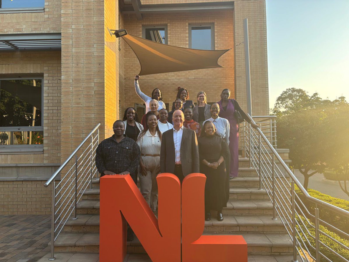 wjpgeerts's tweet image. During my visit to South Africa, I met with civil society & government representatives to discuss #HumanRights. 🇿🇦’s commitment to human rights and the country’s vibrant civil society offer inspiration. 🇳🇱 remains committed to supporting these efforts @DutchMFA @NLinSouthAfrica