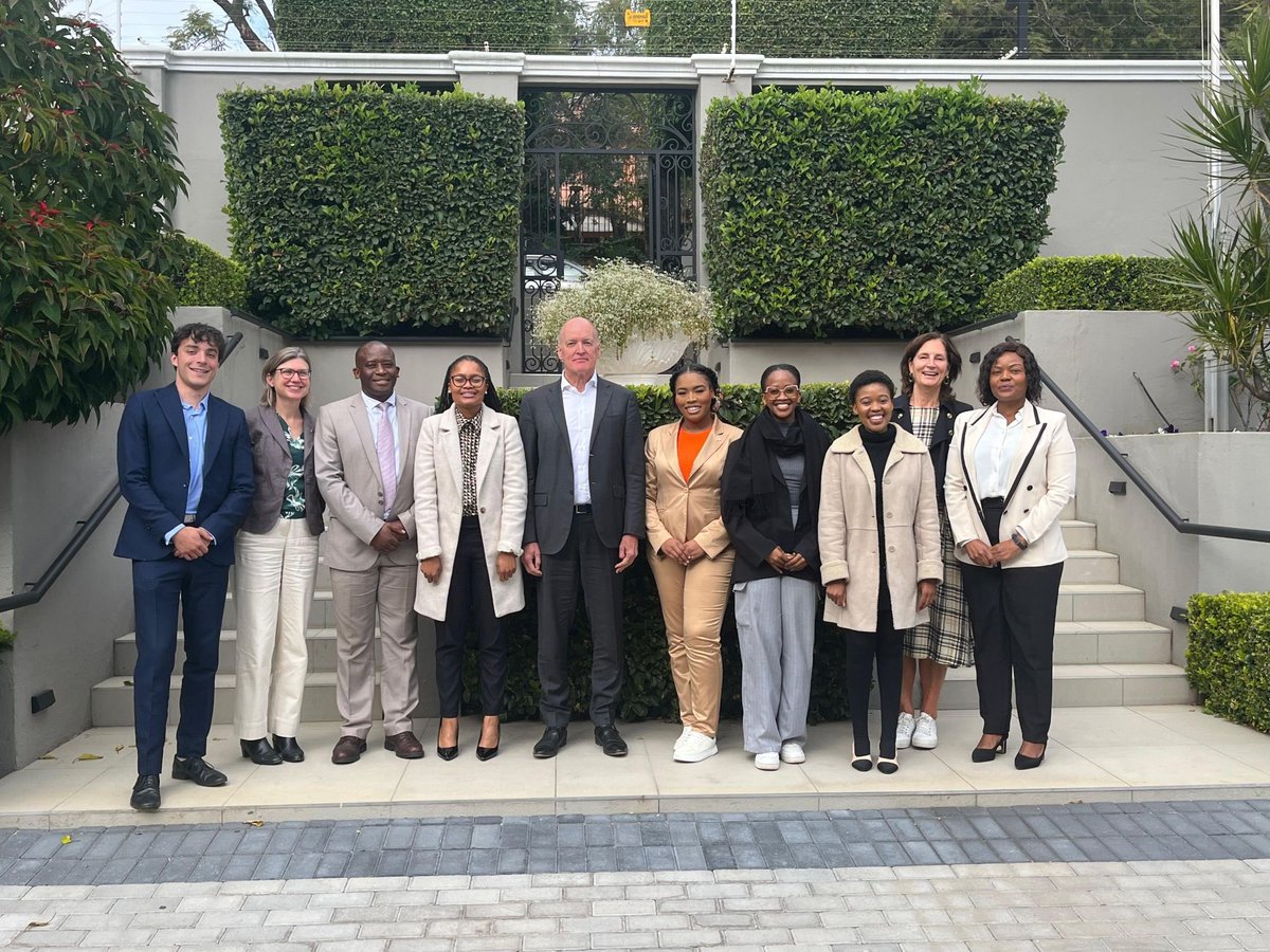 wjpgeerts's tweet image. During my visit to South Africa, I met with civil society & government representatives to discuss #HumanRights. 🇿🇦’s commitment to human rights and the country’s vibrant civil society offer inspiration. 🇳🇱 remains committed to supporting these efforts @DutchMFA @NLinSouthAfrica