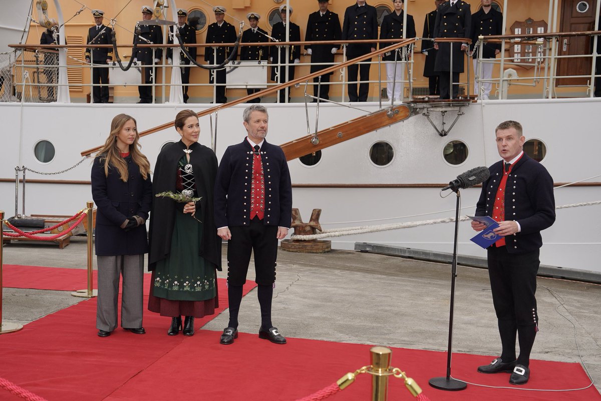 Tinganes's tweet image. Their Majesties the King and Queen of Denmark, accompanied by H.R.H. Princess Josephine, have arrived in the Faroe Islands for their first official visit since ascending the throne. 

🇫🇴 PM Johannesen is hosting the visit.
