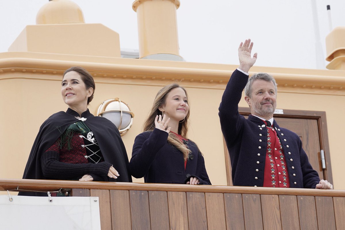 Tinganes's tweet image. Their Majesties the King and Queen of Denmark, accompanied by H.R.H. Princess Josephine, have arrived in the Faroe Islands for their first official visit since ascending the throne. 

🇫🇴 PM Johannesen is hosting the visit.