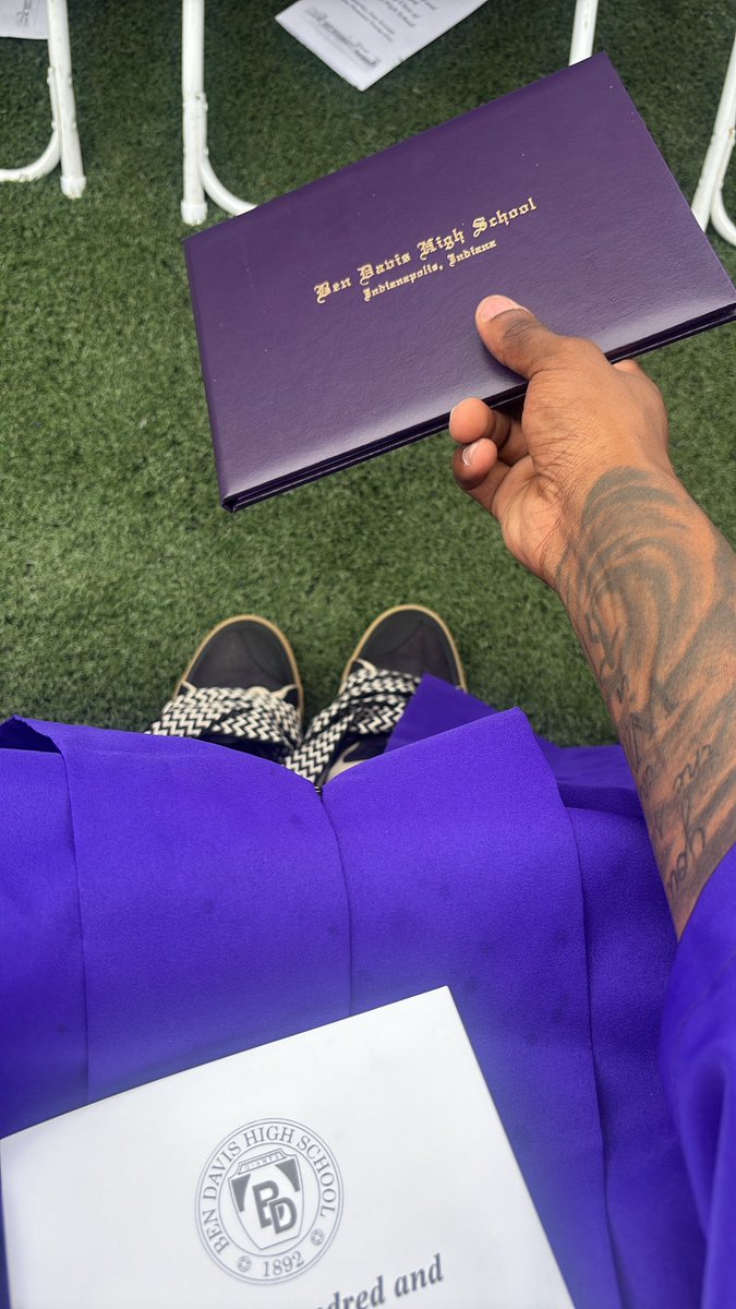 jayniccah's tweet image. #longlivemysoilders🕊️ #2025grad