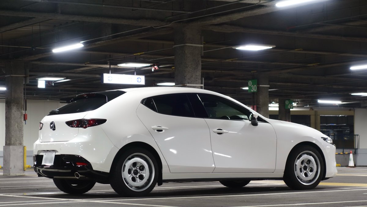 仕様変更

FDから剥いで保管していたMS-02を、マツダ3に履かせました。
弩級のキモさで鼻血出そう。

やっぱこのホイールが一番や…