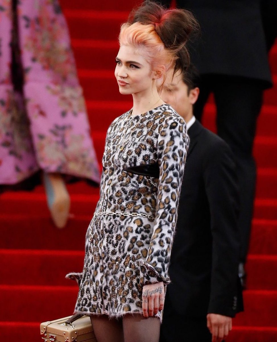 hourlygrimes's tweet image. grimes at the 2015 met gala