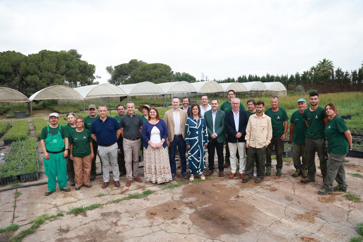 Consejería de Sostenibilidad y Medio Ambiente (@medioamband) on Twitter photo 🌿El vivero de San Jerónimo produce más de medio millón de árboles al año para restaurar y regenerar el paisaje natural andaluz.
♻️<a href="/LinaGarcia_AND/">Catalina García</a> destaca la Red de Viveros, motor de biodiversidad, lucha contra el cambio climático y sostenibilidad.
🔗opgob.es/bv7u5 🌿El vivero de San Jerónimo produce más de medio millón de árboles al año para restaurar y regenerar el paisaje natural andaluz.
♻️<a href="/LinaGarcia_AND/">Catalina García</a> destaca la Red de Viveros, motor de biodiversidad, lucha contra el cambio climático y sostenibilidad.
🔗opgob.es/bv7u5