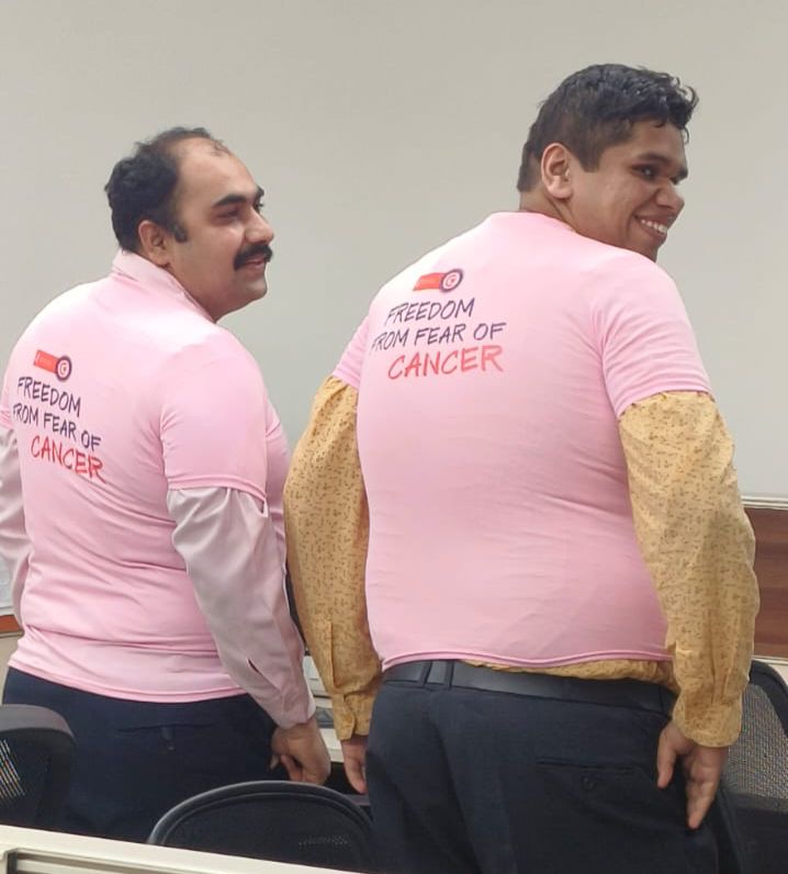 NCInagpur's tweet photo. Ready for the battle.
It's over to the #VCA Stadium, Jamtha, where NCI will cheer for #PagariyaStrikers in the T20 pro league Wednesday evening.
#VCA #VPTL #PinkJersey #PagariyaStrikers #NationalCancerInstitute #freedomfromfearofcancer https://t.co/OihfpGWWEO
