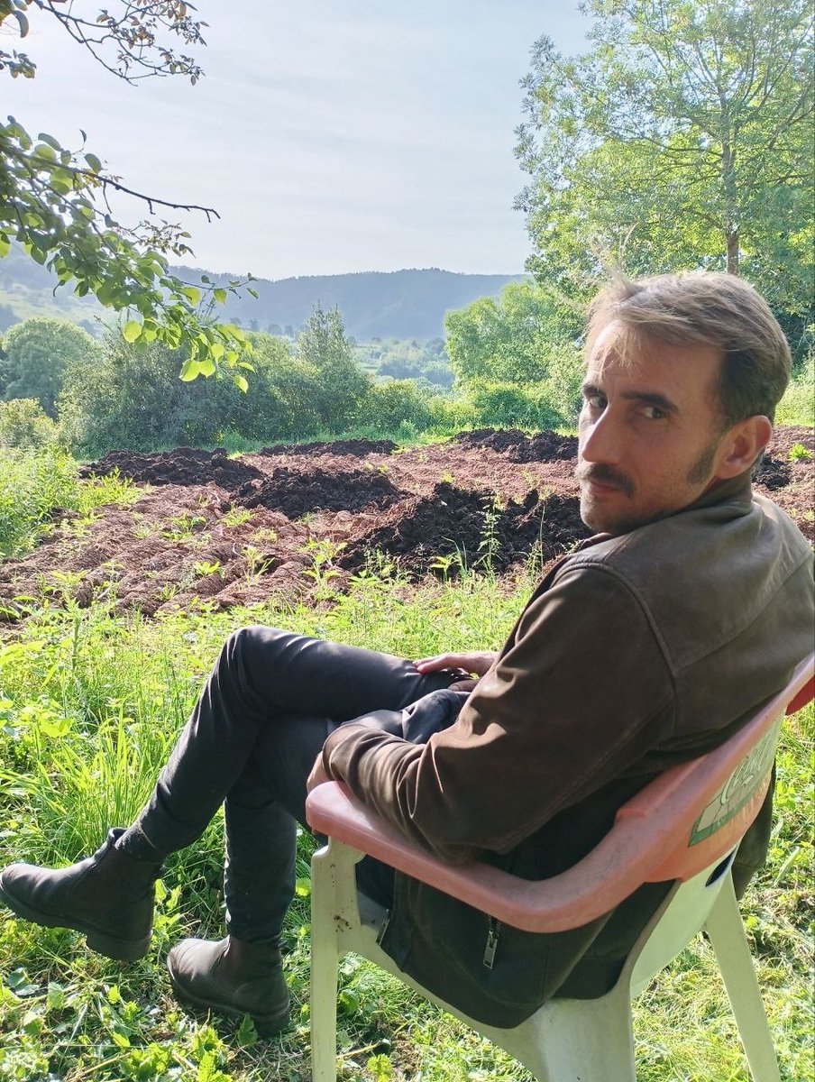 pablodestruye's tweet image. Antes de girar el disco en salas, que será de octubre en adelante, quiero hacer una girilla por pueblos y aldeas de España. Yo de solanas, no importa la cantidad, solo calidad.
Interesados en que me manifieste en su pueblo, escríbanme DM.