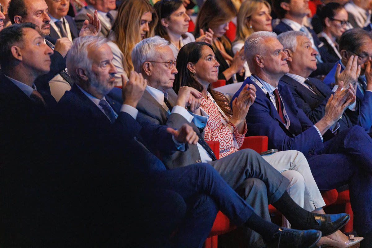 Licia Ronzulli (@liciaronzulli) on Twitter photo All’Assemblea <a href="/Confcommercio/">Confcommercio</a>, che celebra i suoi 80 anni.
Ascoltando il Presidente Sangalli, l’Italia è solida e competitiva. Le politiche del
Governo quindi sono efficaci.
Ma ci sono ancora altre sfide: meno tasse, più lavoro per donne e giovani.
Il nostro impegno continua. All’Assemblea <a href="/Confcommercio/">Confcommercio</a>, che celebra i suoi 80 anni.
Ascoltando il Presidente Sangalli, l’Italia è solida e competitiva. Le politiche del
Governo quindi sono efficaci.
Ma ci sono ancora altre sfide: meno tasse, più lavoro per donne e giovani.
Il nostro impegno continua.