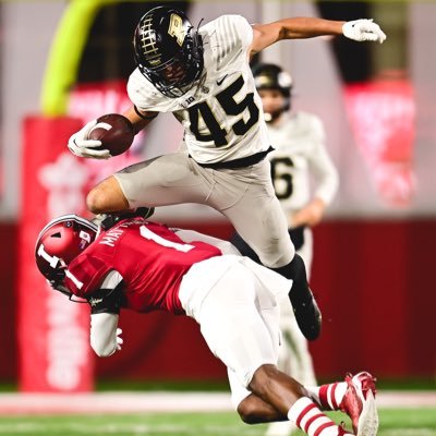 ● RB Spotlight ●

Devin Mockobee - Purdue

• Mockobee went from walk-on to established star for the Boilermakers. In his career he's rushed for 2,466 yards 19 Touchdowns and caught 68 passes for 624 yards 2 TDs.