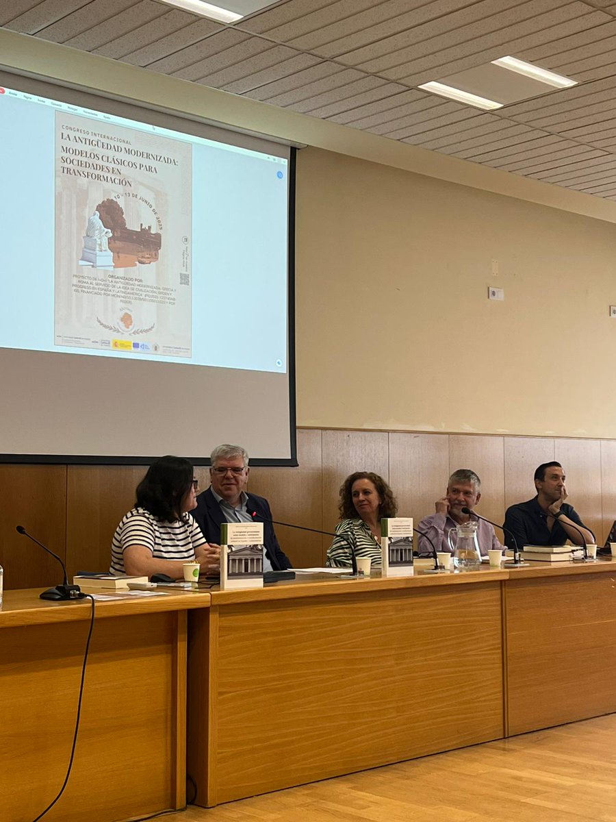 Os dejamos unas fotos del Congreso La Antigüedad modernizada: modelos clásicos para sociedades en transformación.

Luis Unceta participó en la mesa redonda sobre Recepción Clásica.

<a href="/luncetag/">Luis Unceta Gómez</a> 
Organiza <a href="/proyectoantimo/">ANTIMO</a>