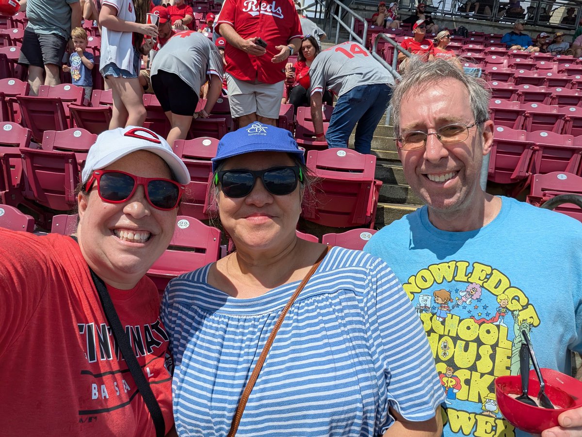 millercpa's tweet image. Great time at Kentucky Society of CPAs  Family Fun Day at Cincinnati REDS Game at Great American Ball 🏈 Park - Cincinnati, Ohio with Olivia N. Davis, CPA and Kevin Miller last Sunday ❤️