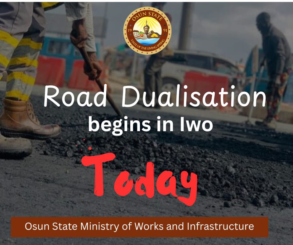 Osun_Works_Min's tweet image. The Commissioner for Special Duties and Regional Integration Dr. B.T. Salami with the Permanent Secretary, Ministry of Works and Infrastructure Egnr Bashir Bello and the Director of Highway, Ministry of Works and Infrastructure, Engr Moruf Ojebode preparing the forte as Governor…
