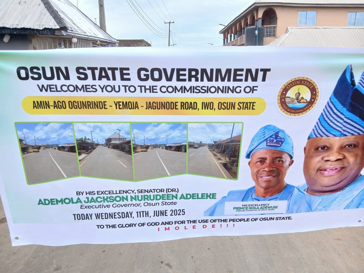 Osun_Works_Min's tweet image. The Commissioner for Special Duties and Regional Integration Dr. B.T. Salami with the Permanent Secretary, Ministry of Works and Infrastructure Egnr Bashir Bello and the Director of Highway, Ministry of Works and Infrastructure, Engr Moruf Ojebode preparing the forte as Governor…