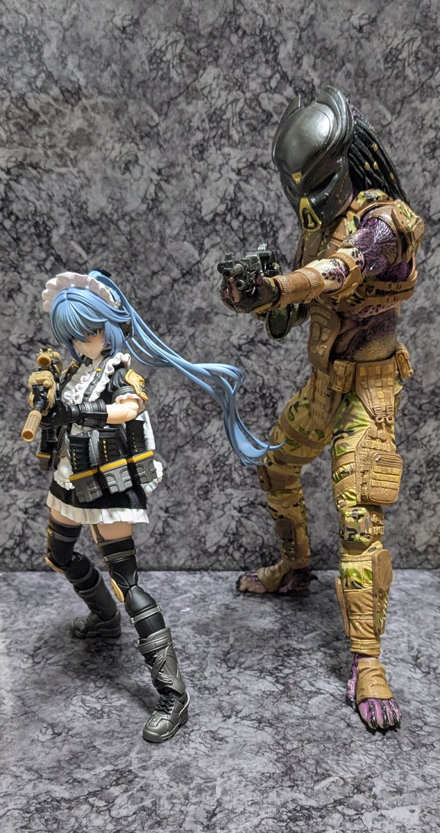 Doburoku3636's tweet image. #夜のフィギュア撮影会 
#大人の撮影大会
お題『フリー』
肩を並べて…‼️

#SNAILSHELL 
#NECA
#常盤和音 
#プレデター 
#濁酒丼劇場