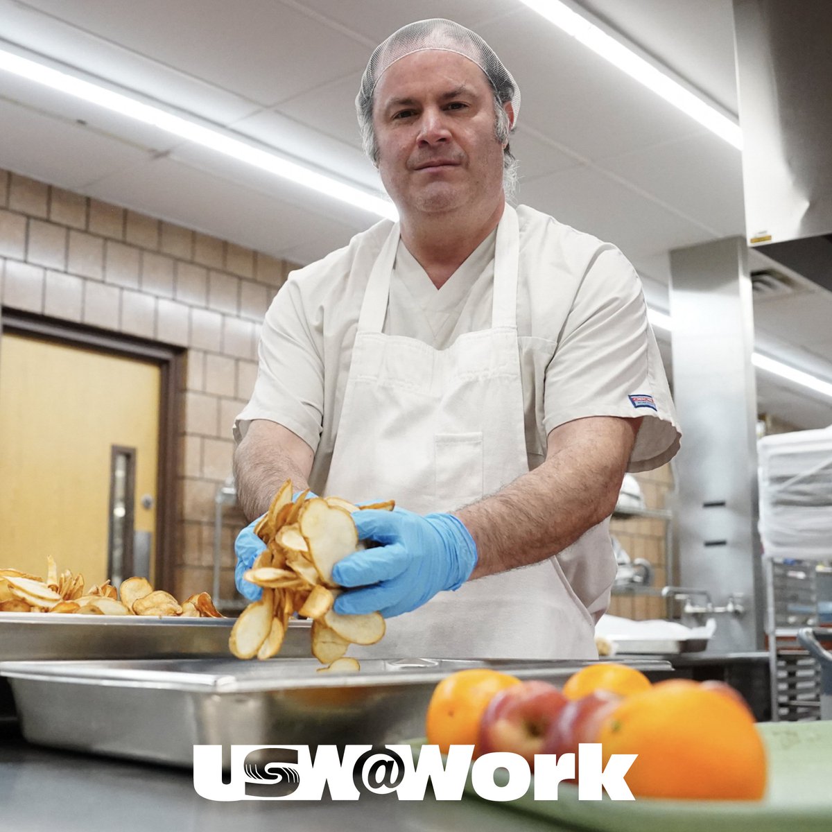 Nearly 500 caregivers at Kane Community Living Centers in western PA voted to join the USW in 2022, uniting for better conditions and stronger care. “Everyone becomes family,” said CNA Kelcee Aldridge. Some residents even call their caregivers “angels.”
usw.org/news/angels-of…