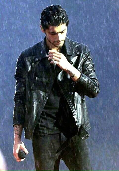ZAYN IN RAIN is my roman empire