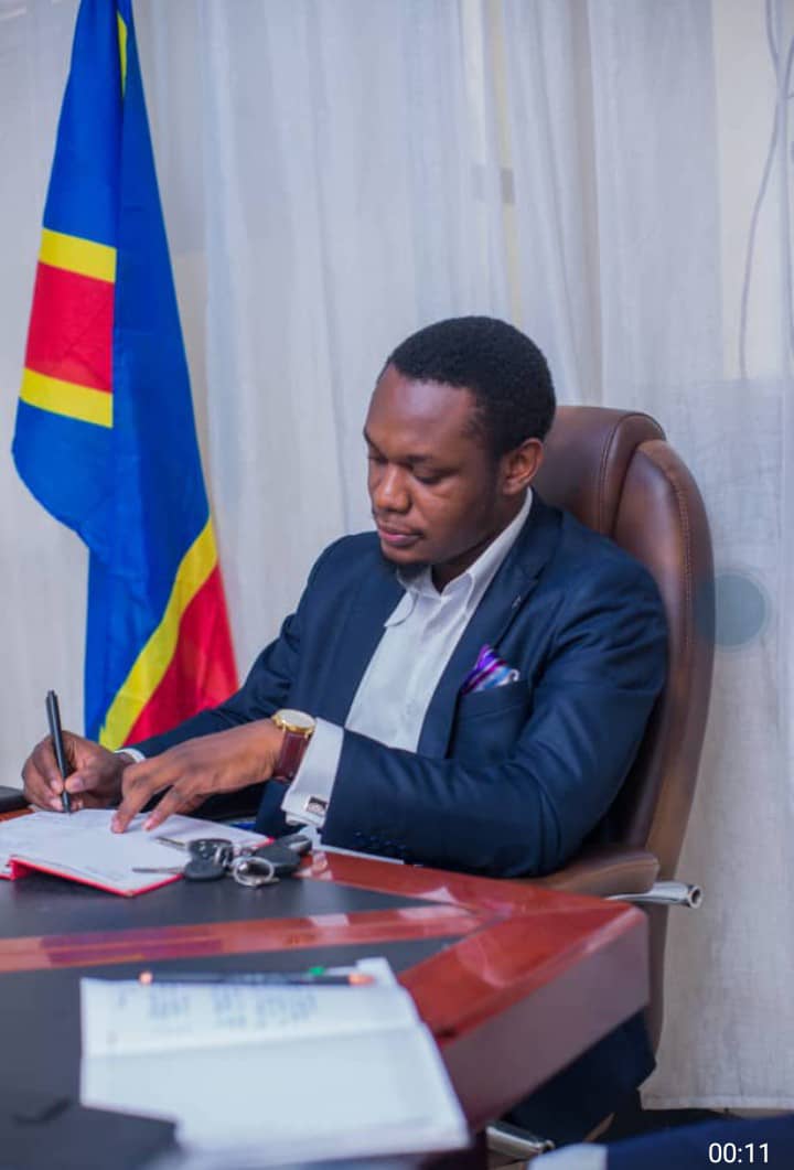 Un grand visionnaire Riggy tikazala l'homme de grandes ambitions