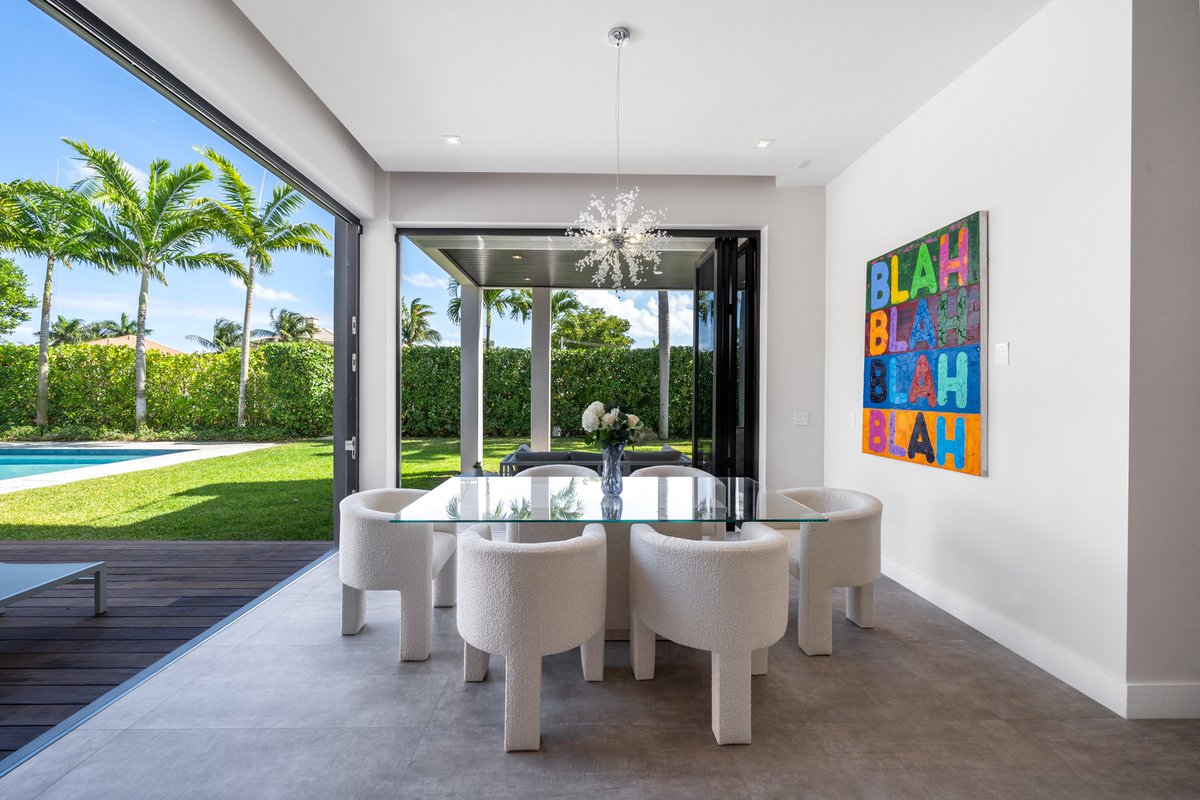 Lifestyle_PG's tweet photo. PRESTIGIOUS BAY COLONY RETREAT

Experience life at its highest standard.

#LPG #lifestyleproductiongroup #luxuryrealestate #waterfronthome #modernliving #fortlauderdale #baycolony #floridaliving #realtorlife #realestateagent #homesforsale https://t.co/JAQLLrKa7C