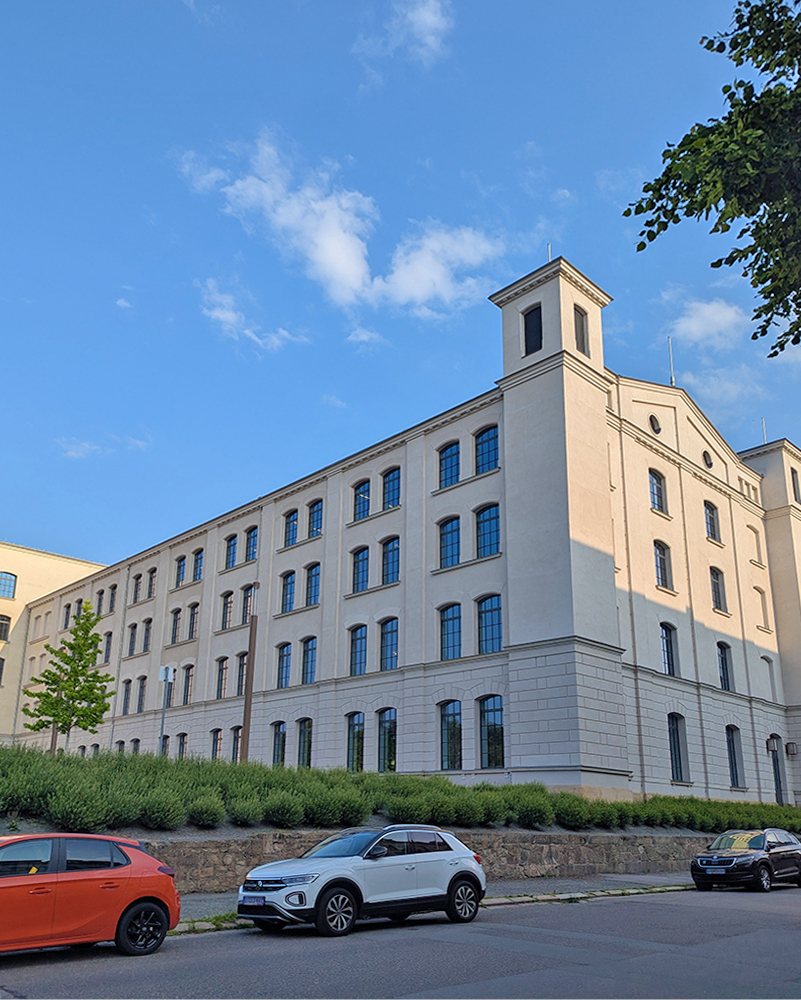 Spende für Universitätsbibliothek Chemnitz📚Beeindruckt von Sorgfalt &amp; Hingabe der Bibliotheksarbeit hat sich Udi entschieden, die Restaurierung eines historischen Buches finanziell zu ermöglichen.

Mehr dazu: udidaemmsysteme.de/2025/06/spende…
