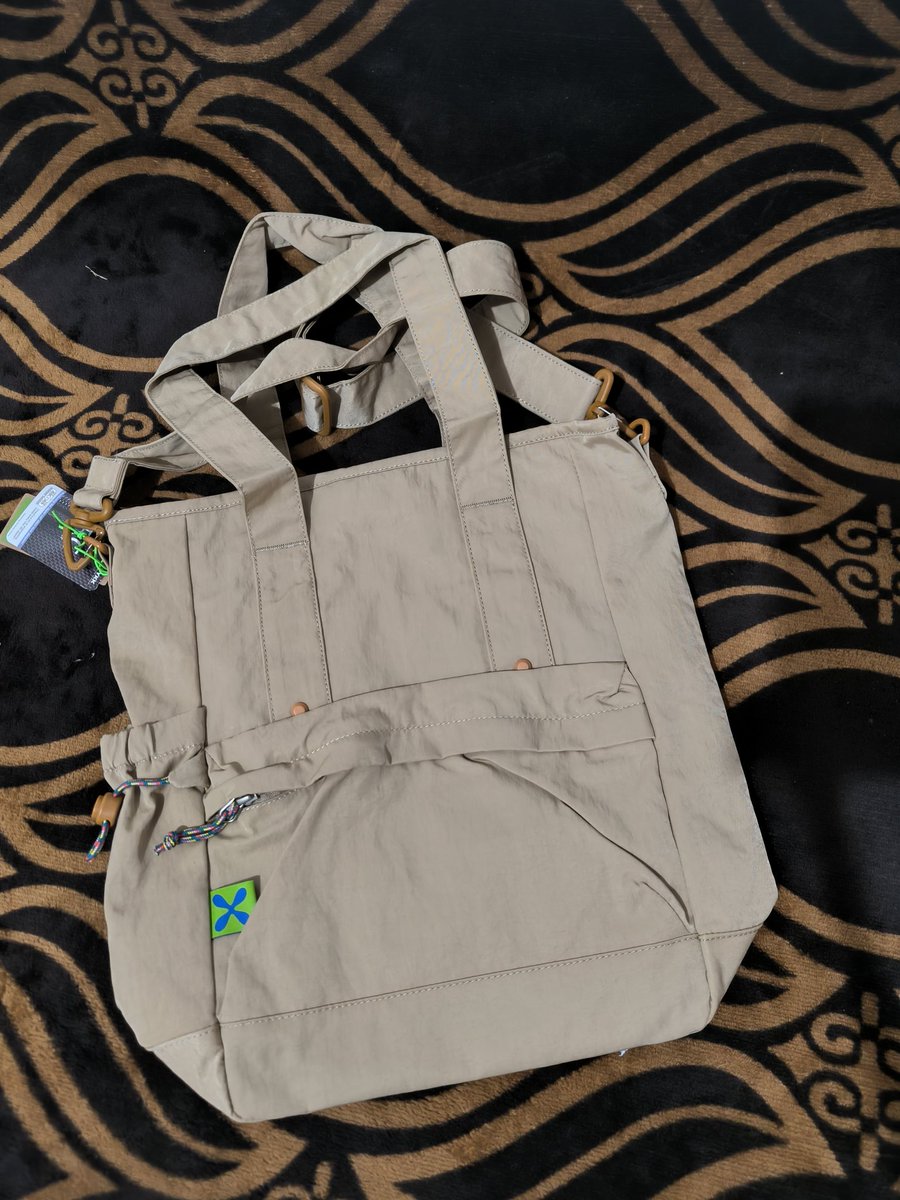 Hal Random tweet media