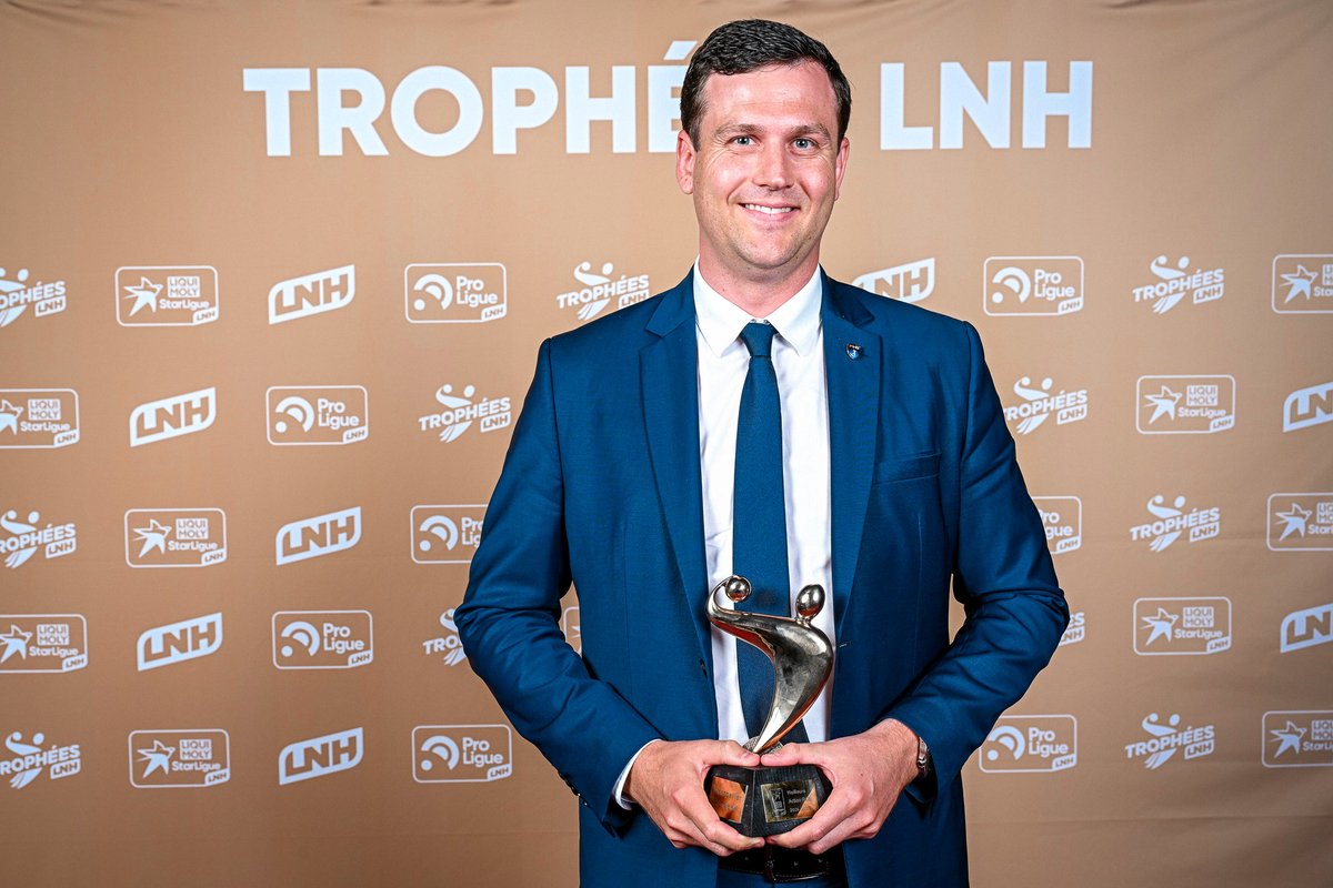 🏆Le Montpellier Handball remporte, pour la 2ᵉ année consécutive, le Trophée RSE de la @lnhofficiel grâce au projet de transformation d'anciens maillots de match en blouses pédiatriques, pour accompagner les enfants hospitalisés au CHU de Montpellier 💙
