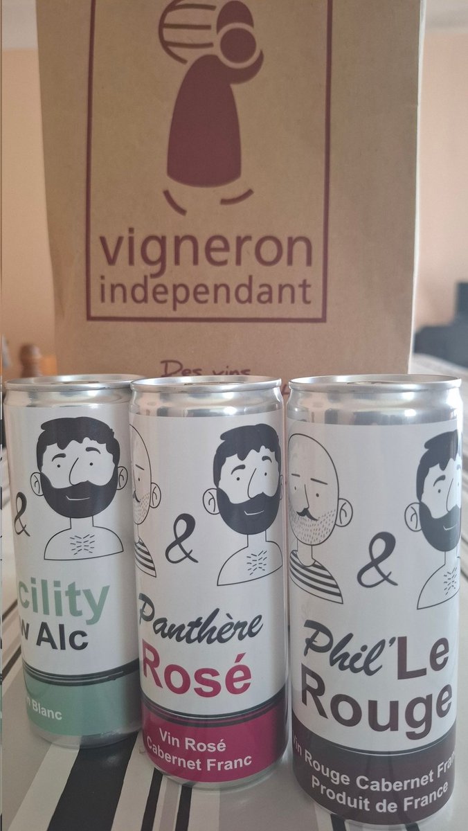 Petit cadeau de ma tata qui est allée faire un tour chez <a href="/GuillDelanoue/">Guillaume Delanoue🍇🍷</a> <a href="/DelanoueFreres/">Domaine de la Noiraie</a> 
Hate de goûter ça ! 

(Devant un coucher de soleil au Cabellou avec un saucisson et du pâté ça sera parfait 😁)