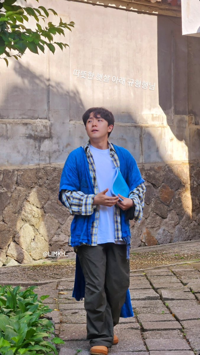 leaf_l9's tweet photo. 맨 위에 옷까지 최종사복인 줄 알고 내 눈을 의심햇잖니 https://t.co/wCDiBIDFPm