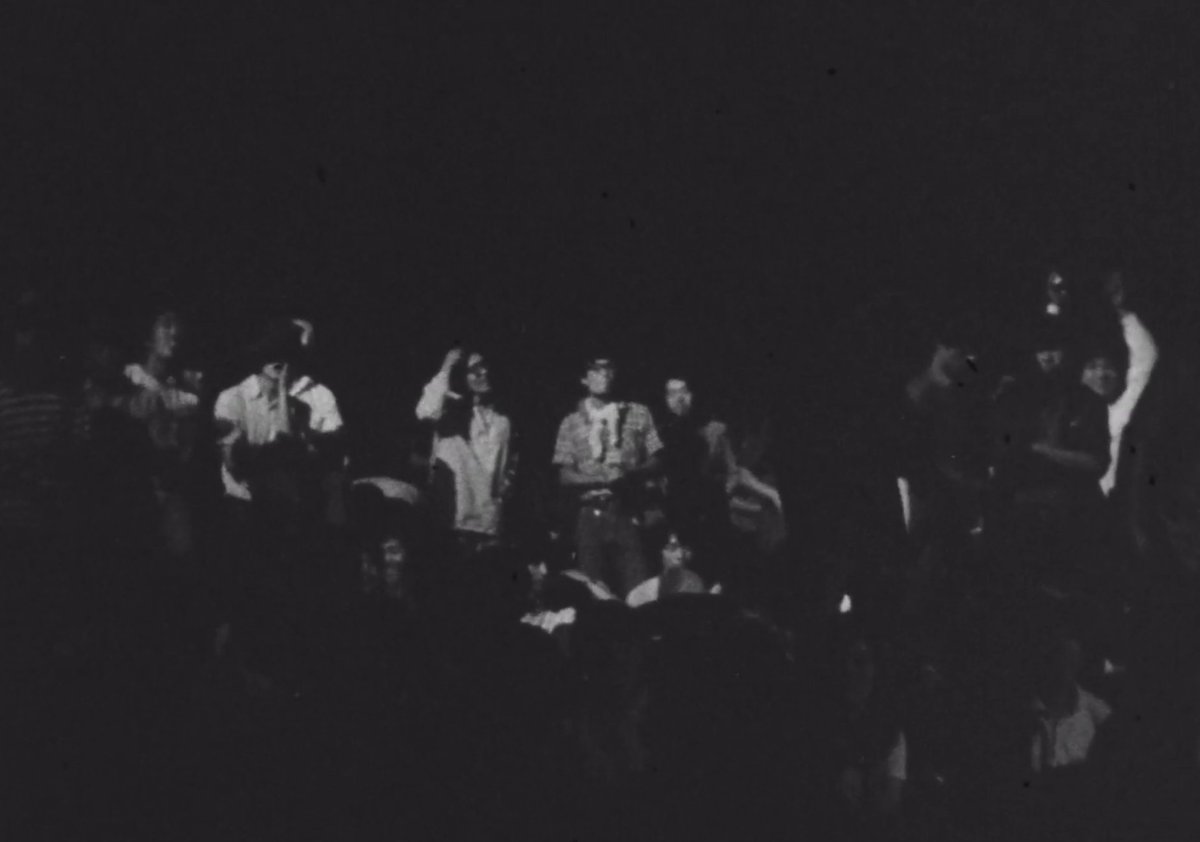 “Captures the tension and excitement of the people at the scene in full detail.” Kenji Aoike’s document of Nihon Gen’yasai Sanrizuka - on show until the end of June! 🌾

collabjapan.org/events/2025/ju…