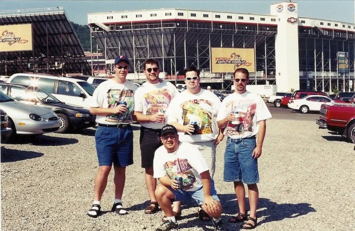 ZBusHouseGang's tweet image. Failed to remember that 25 years and 1 day ago, the @BusHouseGang made the trek to the initial WoO race at Bristol. That was a hell of a road trip. @bhgseve @cycolts