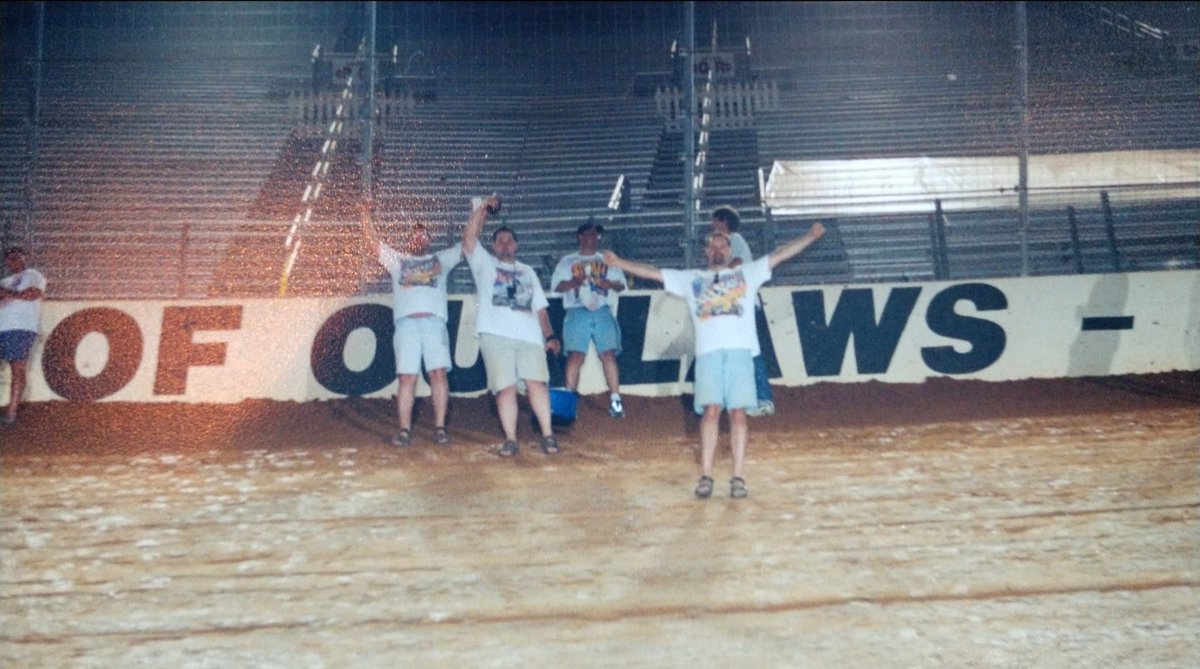 ZBusHouseGang's tweet image. Failed to remember that 25 years and 1 day ago, the @BusHouseGang made the trek to the initial WoO race at Bristol. That was a hell of a road trip. @bhgseve @cycolts