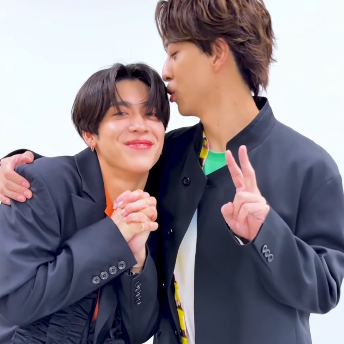 l78kn_'s tweet photo. ｿﾁｬﾃﾗあざした🤜🏻🤛🏻💞 https://t.co/cZ9LybpBFf