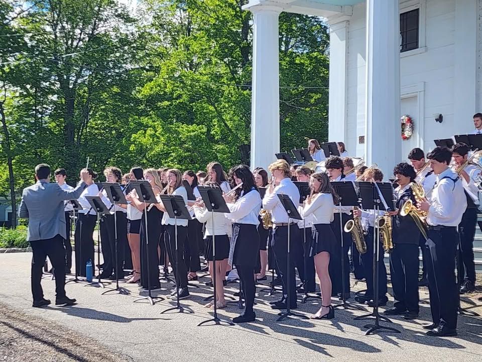 A few weeks ago for Memorial Day, CBNA showcased their talent during the parade! 

#cbna #bears #cbnapride #memorialdayparade