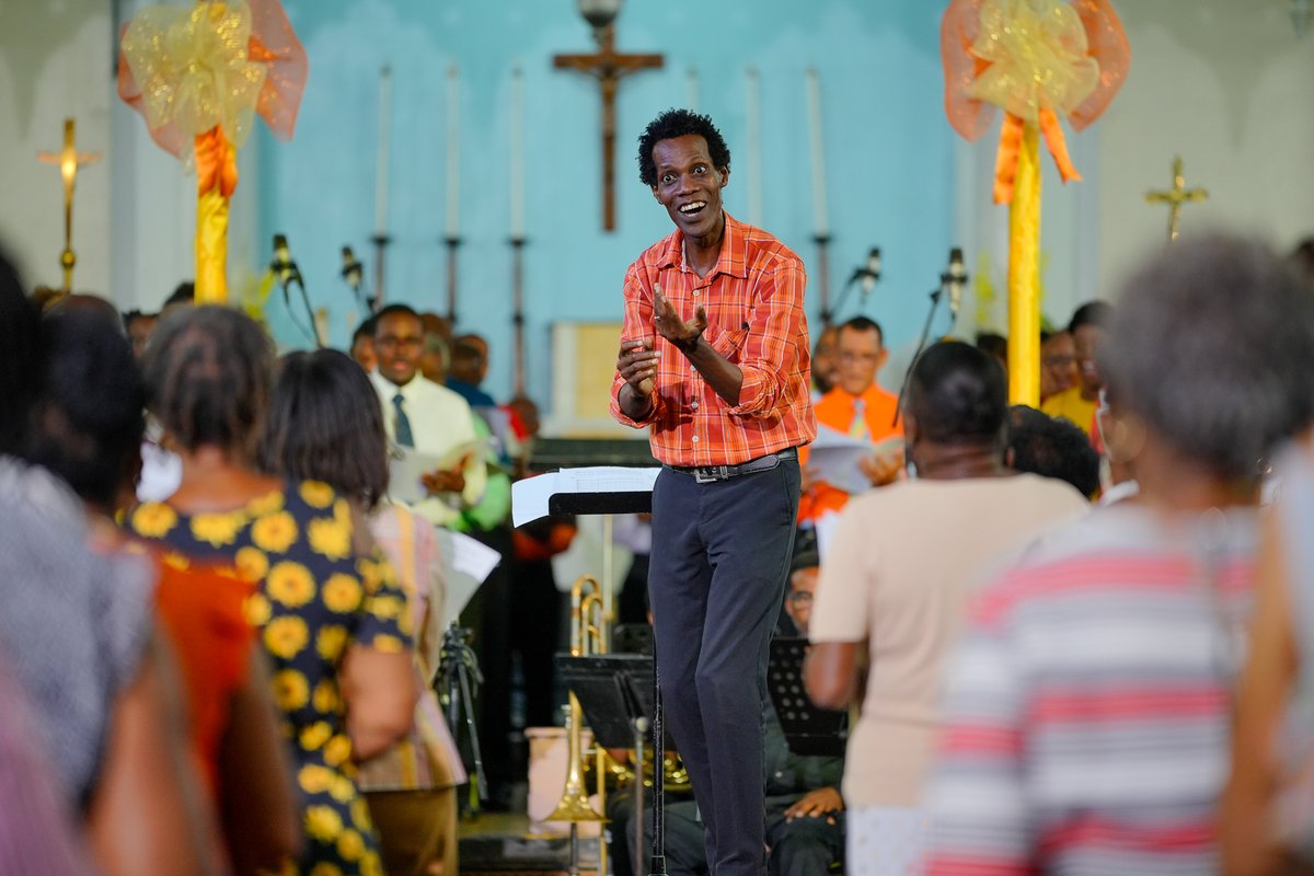 Hundreds of people gathered in St Mary’s Anglican Church in Bridgetown for a trip down memory lane during the annual “Hymnspeak” event of the Barbados Gospelfest, as people of all ages lifted their voices in harmony: oikoumene.org/news/barbados-…