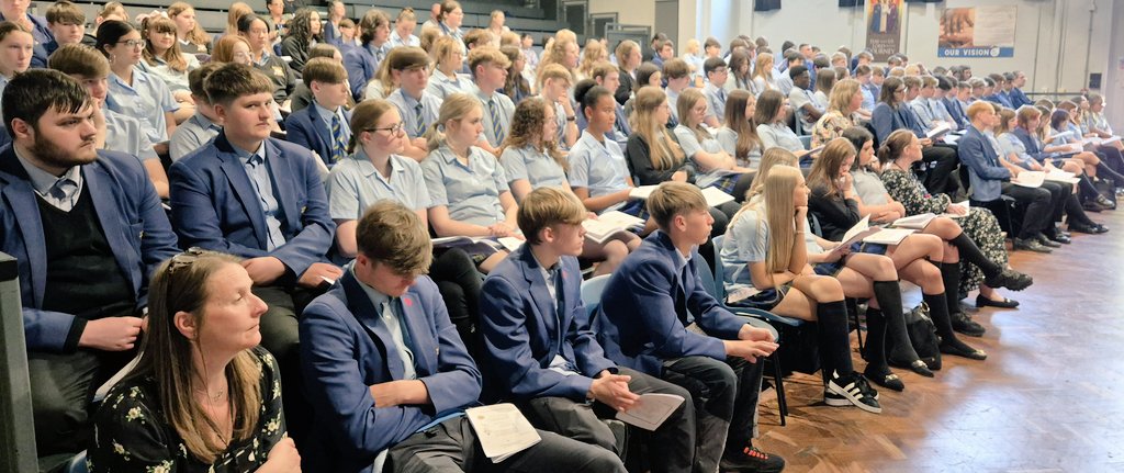 srgchs's tweet image. #GCSEs #Year11 Thanks to Fr Jasper for a beautiful celebration  of Mass, enjoyed by all # LearningtogetherinChrist 💙🙏