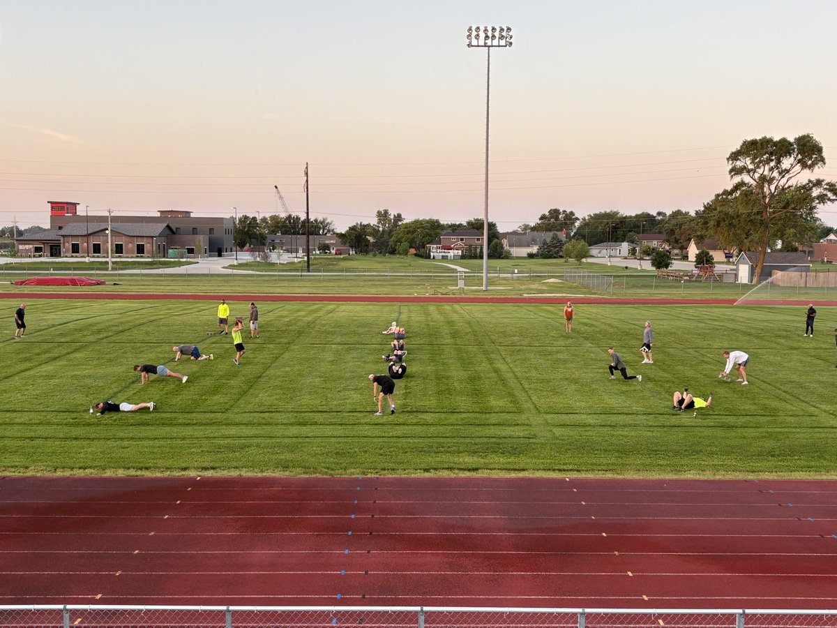 cecavated's tweet photo. Honored to have these 26 🔨’s join me @F3BeaconValley to do hard things and take in the beautiful 🌅 . No better way to start a day than with the HIMs of @F3Omaha!

Thanks to @tferg78 for the chance to lead!

Keep giving it away!

#RallytoValley
#justpost
#SummerofAcceleration https://t.co/Xm3xgqN7dK