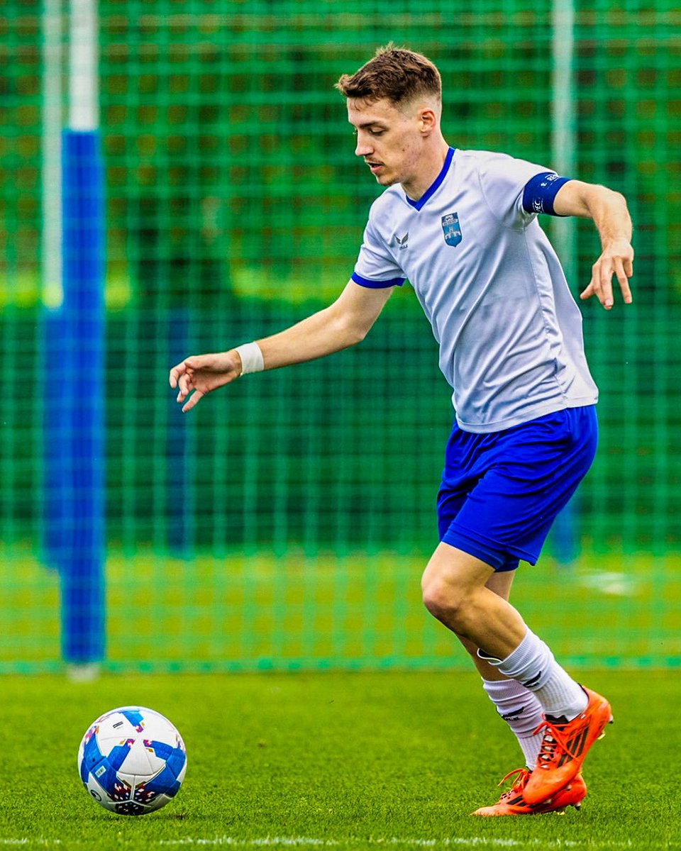 hajduk1vijesti's tweet photo. 🚨| Novo lice na Poljudu:
Dominik Babić dolazi u Hajduk, igrač Osijeka kojeg su svojedobno se otimali  Dinamo i Bayern! https://t.co/D6ivlVrX8l