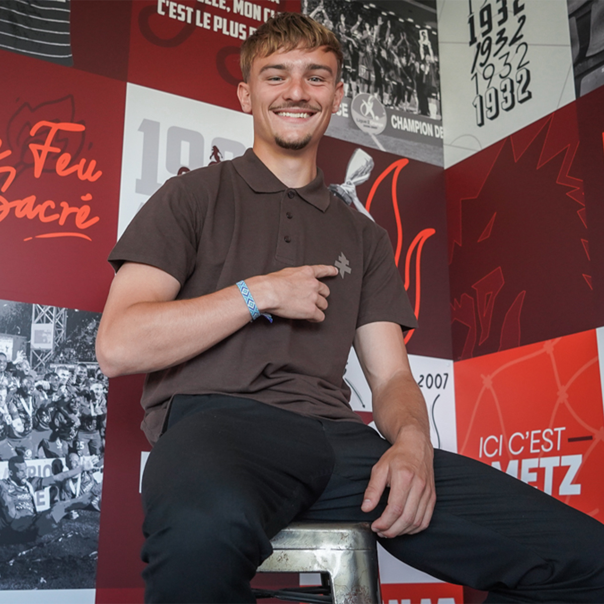 FCMetz's tweet photo. [ ℙ𝕣𝕠 ]

💥 Bienvenue chez toi 𝗖𝗹𝗲́𝗼.

#MadeInMetz https://t.co/nmeUXSE5TU