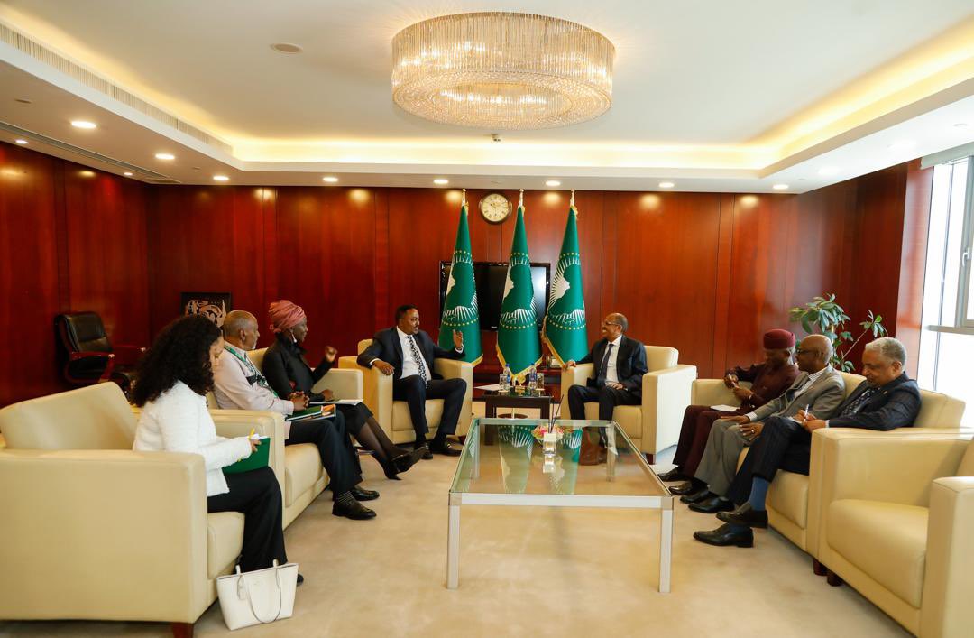 The Chairperson of the AU Commission , H.E. <a href="/ymahmoudali/">Mahmoud Ali youssouf</a>, received the Executive Secretary of IGAD, <a href="/DrWorkneh/">Dr Workneh Gebeyehu</a> for strategic consultations aimed at deepening AU–IGAD collaboration &amp; enhancing institutional coordination with Regional Economic Communities (RECs), under Dr.