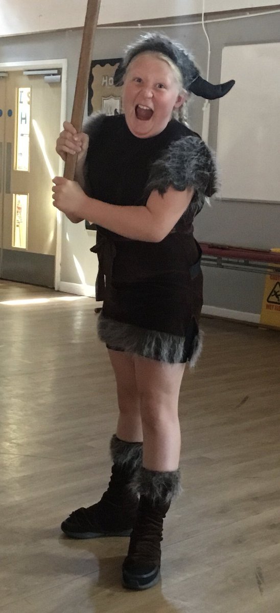 HighfieldsCPS's tweet image. Viking weaponry at the ready.  Warriors and shield maidens learning some valuable skills 😁