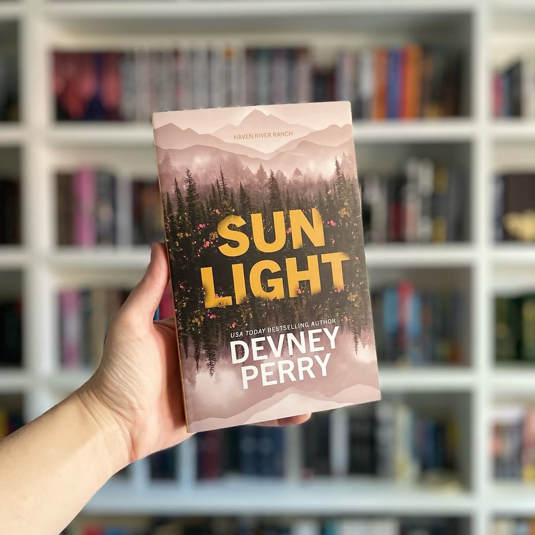 devneyperry_'s tweet image. Just started Sunlight by Devney Perry and I’m already loving the small-town charm! 📖
What’s your reading status?
🟡 Read it
📚 Currently reading
🧡 On my TBR
#DevneyPerry #SunlightBook #SmallTownRomance #KindleUnlimited