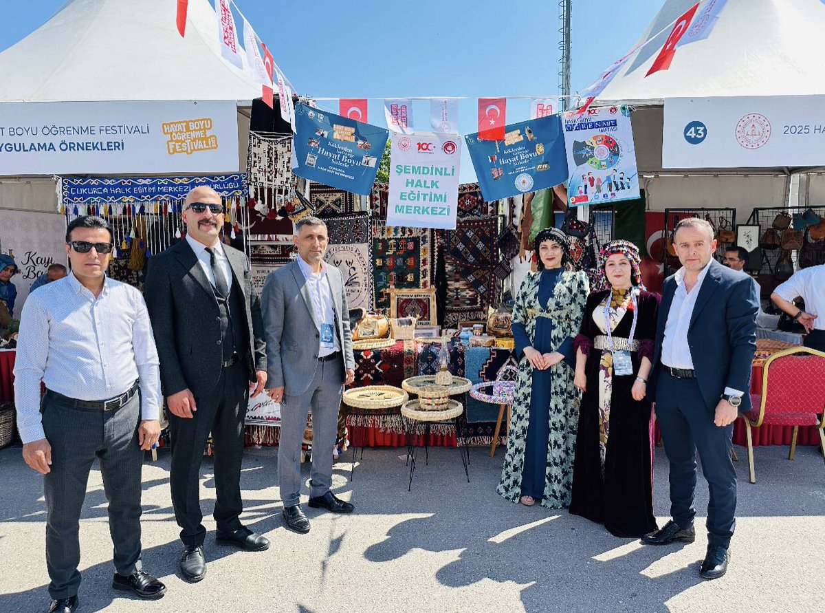 ŞEMDİNLİ İLÇE MİLLİ EĞİTİM MÜDÜRLÜĞÜ (@semdinlimem) on Twitter photo 📍Ankara Hayat Boyu Öğrenme Festivalindeyiz.
Halk Eğitim Merkezi Müdürlüğümüz Hayat Boyu Öğrenme Genel Müdürlüğü tarafında Hayat Boyu Öğrenme Festivaline davet edildi.Festivalde Şemdinli’mize ait yöresel ürünler tanıtıldı.
<a href="/Hakkari_MEM/">Hakkari İl Milli Eğitim Müdürlüğü</a> <a href="/nrtttin_ylmz/">Nurettin YILMAZ</a> <a href="/cht_inan/">Cihat İNAN</a> 📍Ankara Hayat Boyu Öğrenme Festivalindeyiz.
Halk Eğitim Merkezi Müdürlüğümüz Hayat Boyu Öğrenme Genel Müdürlüğü tarafında Hayat Boyu Öğrenme Festivaline davet edildi.Festivalde Şemdinli’mize ait yöresel ürünler tanıtıldı.
<a href="/Hakkari_MEM/">Hakkari İl Milli Eğitim Müdürlüğü</a> <a href="/nrtttin_ylmz/">Nurettin YILMAZ</a> <a href="/cht_inan/">Cihat İNAN</a>