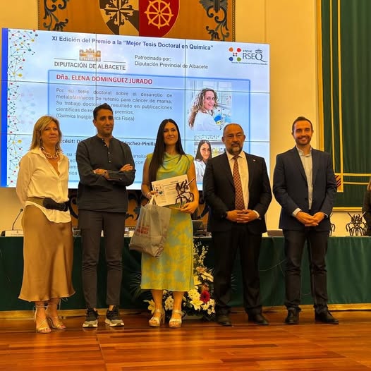 MatMolToledo (@moltoledo) on Twitter photo Helena Uceta, antiguo miembro de <a href="/MolToledo/">MatMolToledo</a> premiada con un accésit a la mejor tesis doctoral por la RSEQ-CLM.🎖️ ¡Enhorabuena y mucha suerte en tu nueva andadura!!🙌
<a href="/MAmbBioquimUCLM/">Facultad CC. Ambientales y Bioquímica - UCLM 🥼🥾</a>
<a href="/uclm_es/">Universidad de Castilla-La Mancha</a> Helena Uceta, antiguo miembro de <a href="/MolToledo/">MatMolToledo</a> premiada con un accésit a la mejor tesis doctoral por la RSEQ-CLM.🎖️ ¡Enhorabuena y mucha suerte en tu nueva andadura!!🙌
<a href="/MAmbBioquimUCLM/">Facultad CC. Ambientales y Bioquímica - UCLM 🥼🥾</a>
<a href="/uclm_es/">Universidad de Castilla-La Mancha</a>