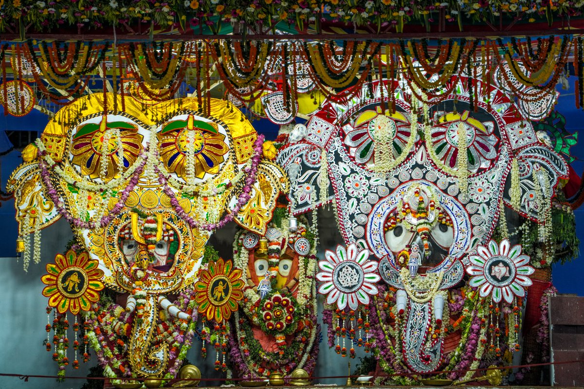 ପବିତ୍ର ସ୍ନାନଯାତ୍ରା ଅବସରରେ ଶ୍ରୀଜୀଉଙ୍କ  ହାତୀ ବେଶ l 

On the occasion of Snana Yatra, Shree Jew being adorned with Haati Besha.