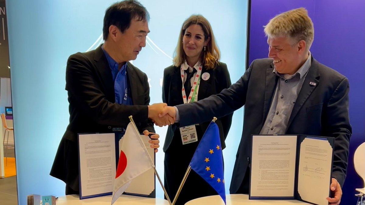 HANAMI Project (@hanami_project) on Twitter photo ๐ Major #HPC milestone at #ISC2025!
RIKEN R-CCS & <a href="/EuroHPC_JU/">EuroHPC Joint Undertaking</a> sign LoI under #HANAMI, enabling shared exascale access ๐ช๐บ๐ค๐ฏ๐ต
๐ Joint R&D
๐ฑ Long-term collaboration
๐ Toward a unified global HPC ecosystem!
๐ hanami-project.com/2025/06/11/131โฆ
#Exascale #Supercomputing #Collaboration ๐ Major #HPC milestone at #ISC2025!
RIKEN R-CCS & <a href="/EuroHPC_JU/">EuroHPC Joint Undertaking</a> sign LoI under #HANAMI, enabling shared exascale access ๐ช๐บ๐ค๐ฏ๐ต
๐ Joint R&D
๐ฑ Long-term collaboration
๐ Toward a unified global HPC ecosystem!
๐ hanami-project.com/2025/06/11/131โฆ
#Exascale #Supercomputing #Collaboration