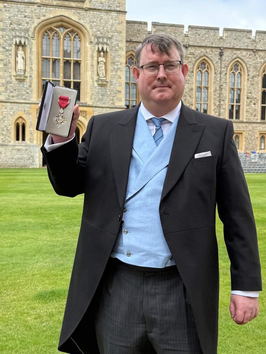 NSPCC Cymru/Wales (@nspcc_cymru) on Twitter photo Congratulations to our Fundraising Board Chairman <a href="/hywelpeterson/">Hywel Peterson MBE</a> who received his MBE at Buckingham Palace today.
Hywel was recognised for Voluntary and Charitable Services in the King’s New Year’s Honours.
Thanks for your incredible work supporting children and young people. Congratulations to our Fundraising Board Chairman <a href="/hywelpeterson/">Hywel Peterson MBE</a> who received his MBE at Buckingham Palace today.
Hywel was recognised for Voluntary and Charitable Services in the King’s New Year’s Honours.
Thanks for your incredible work supporting children and young people.