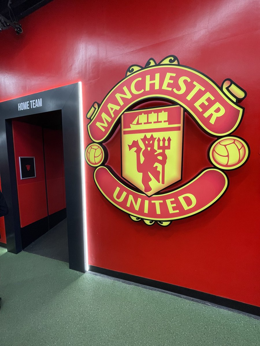 A great experience for some of our students today at Old Trafford! 🏟️⚽️
They had the incredible opportunity to go behind the scenes at the iconic stadium and even got an exclusive look at the brand-new 2025/26 kit! 👕🔥