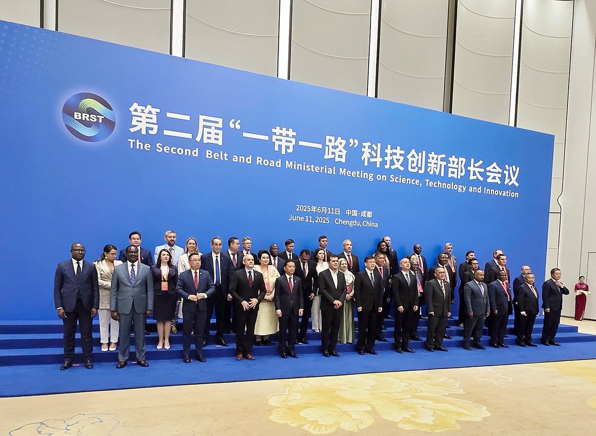 Le Ministre de l’Enseignement Supérieur et de la Recherche Scientifique   représente le Gabon actuellement lors de la 2ᵉ Conférence sur les échanges scientifiques et technologiques de la Ceinture et Route, tenue à Chengdu (Chine) jusqu' au 12 juin 2025